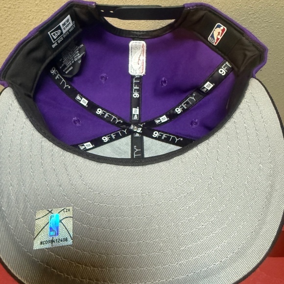 New Era 9Fifty NBA Los Angeles Lakers Two Tone Purple Black Snapback Hat NEW - Picture 6 of 6